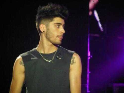 FREE FOLLOW!!! ALSO, PLEASE FOLLOW @ziallweenie SHE FOLLOWS BACK!!!!!!!! @pepperonizayn @ziallweenie @pepperonizayn @ziallweenie