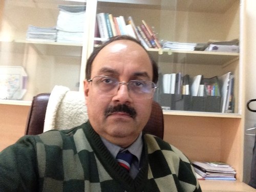 An engineer scientist from IITDelhi IITBombay a scientist entrepreneurs developer for infrastructure solar ,wind,green transmission hydrogen
