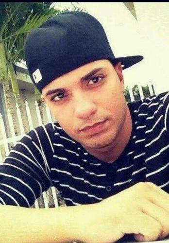 cantante en humolandiamusic studios http://t.co/joflX5iUsf instagram yeromusichumolandia KIK=yeroortega=