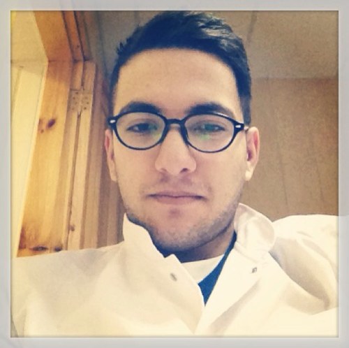 Azad_Theo's profile picture. живи быстро, умри молодым и оставь после себя красивый труп..