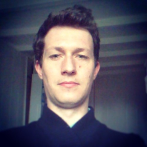 Cityzen_fr's profile picture. Devrait vivre en Nouvelle-Zélande et vit pour que ça se réalise.