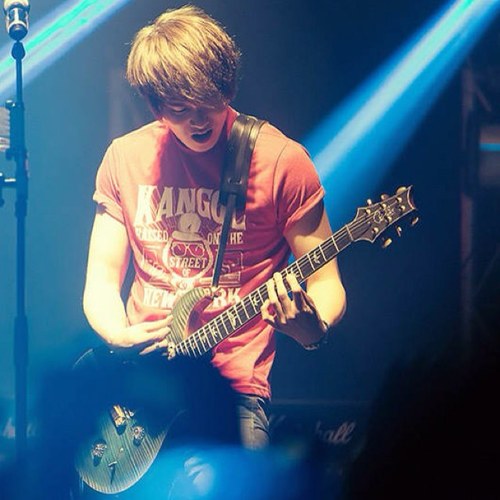 @iRoleplayTown CNBLUE's lead guitarist,Lee Jonghyun