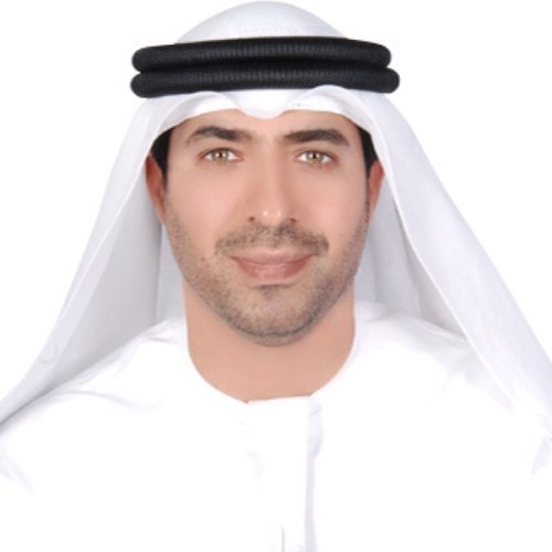 رجل اعمال حاصل على درجة الماجستير في ادارة الموارد البشرية والعلاقات العامة