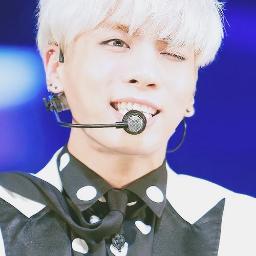 apa liat liat? iya, gue tau gue ganteng. udah banyak kok yang bilang.
