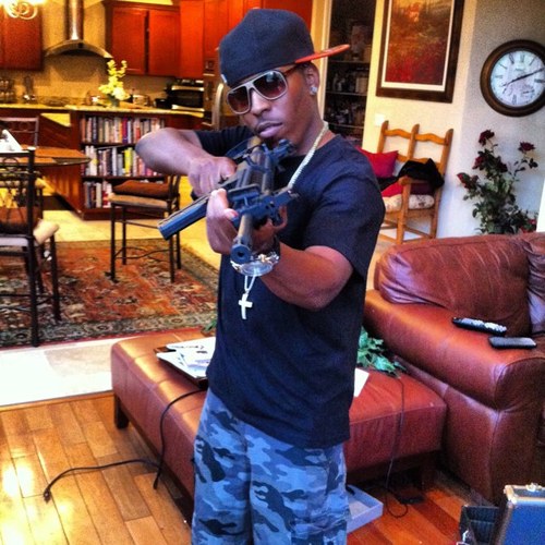 Anuewy_Nurweezy Da name! We Da Money Team
#Team IPhone #Fuck Yu Haters But I Luv Yu Haters
#Dont Be Madd If Yo Bitch Like Me Dat Bitch Aint Even cute lol