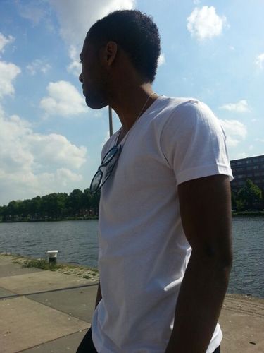 Allround DJ: Check mijn Facebook pagina: DJ Stenley Lopes