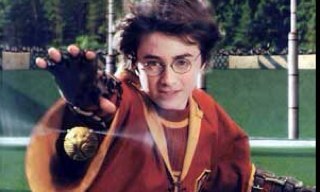 Cansado de que me conozcan como el niño q sobrevivio, Desde hoy cambio mis costumbres, cuidate Voldi, cuidate Malfoy. Acctio Twitter.