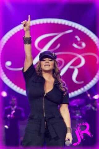 jennivas23's profile picture. 