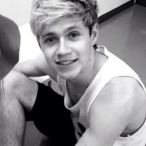 GUYS PLEASE FOLLOW  @IGOWILDFORNIALL  THANKS LOVE YOU