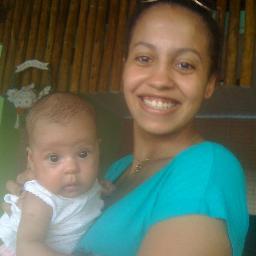 Sou morena, alta, tenho 20 anos.....e o que me orgulha: 
Sou Colorada.... meu msnalana_xavier2010@hotmail.com adc lá XD