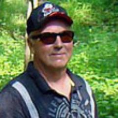 Avid amateur nature photographer and a fan of the Niagara IceDogs. GO DOGZ!