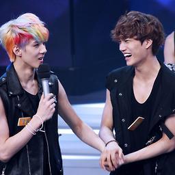 Ayo Come Back to me ~ ผมกลับมาเเล้วนะครับทุกคนนนน ยังจำผมกันได้ไหมนะ ' ' แวะมาทักกันหน่อยเร็ว ~ *เเจกจุ๊บ*