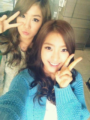@SM_Roleplayer | Yoon Bora 윤보라 SISTAR - Main Rapper yo~  90L B)