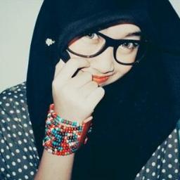 Nuriza | 13 tahun | KELANTAN . I'm ISLAM . Follow back ? Mention me ? #single nak usha tak ? https://t.co/rPQYnhtCoG