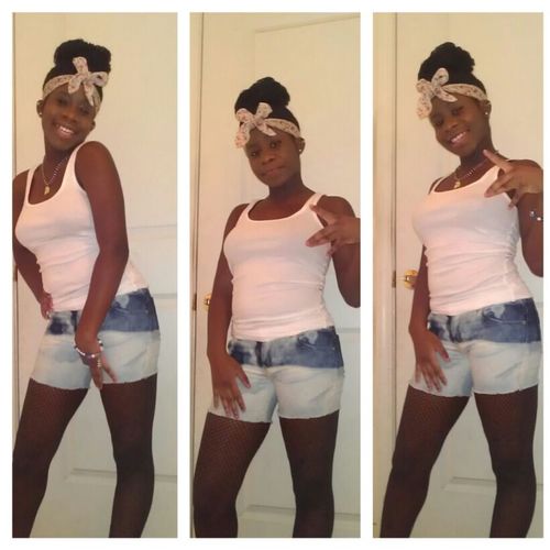★IMA COOL ASXX FEMALE ... SO IF AH HOEE DON`T LIKE ME ITS BEACUSE HER FREINDS DON`T & HER NIGGAH DO ★ SO FOLLOW ME & I`LL FOLLOW BACK ♥ AT THE TOP iTs JUST ME♥