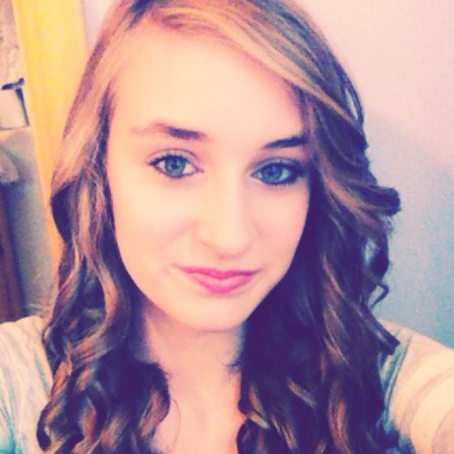 I am 14 I'm a total country girl I love hunting, gettin dirty, and being outdoors... Just wanna marry that country boy someday!