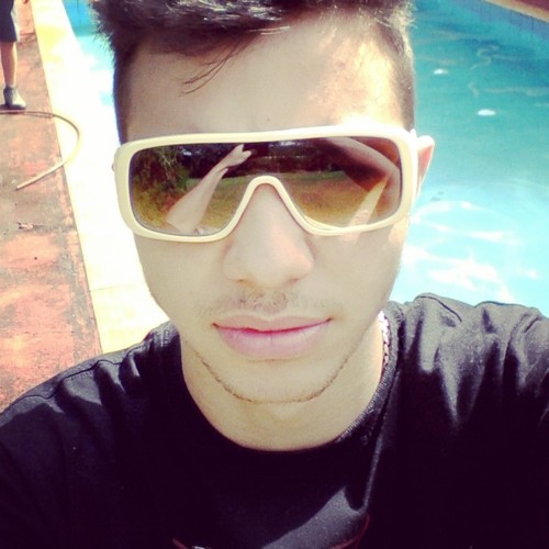 SATISFAÇÃO EU TI CONHECER,PQ O PRAZER VEM DEPOIS AUSHUASH
   msn: linco1933@hotmail.com