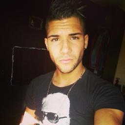 I'm yours. Follow j'follow back.