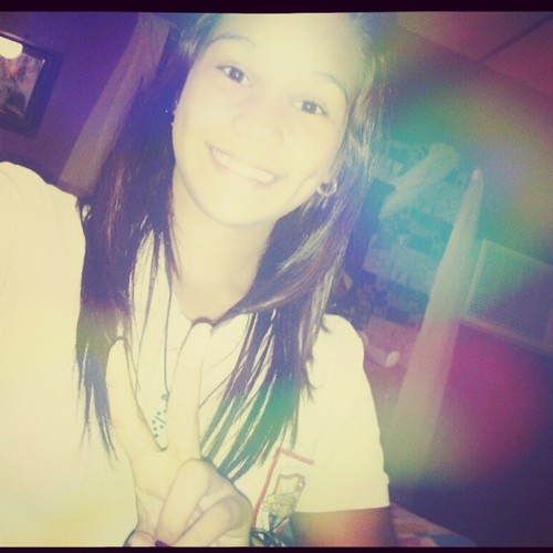 me gusta comer comer comer comer comer y estar con los panaas conpartiendo , y hablar con la bbf :$ y reirme a cada rato .