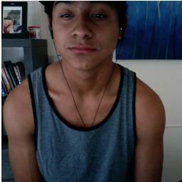 i'm friendly,chill to talk too,i'm fun, im 16 im married to my wife3