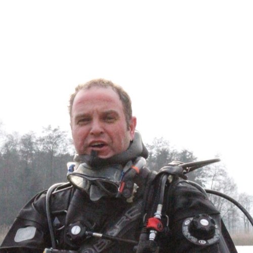 Vader van Wouter, Anesthesioloog, DAN-, EFR-, en duikinstructeur. Tweets op persoonlijke titel! #daneurope #padi #rivaszorggroep