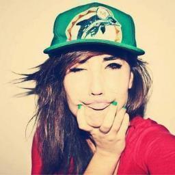 150 millones de personas en twitter y has venido a parar en mi perfil, es mucha casualidad. La razón de tu sonrisa.            En mi mente