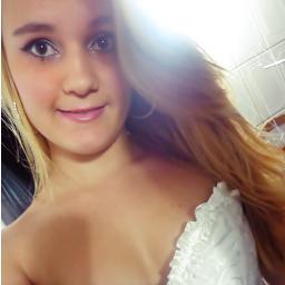 Face ; Leylla Galvao

'http://t.co/wXGJqShj5W