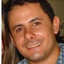 Evangélico, Engenheiro Agrônomo, abençoado por Deus e filho dEle, pai, filho, esposo, amigo, e muito feliz.