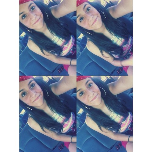 Im Tiffy;* , imma Directioner and Belieber(: , i love music, life, etcc :] , i follow back always^__^ nd Hakuma Mattata ;D