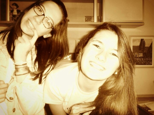 27. Has venido ha hacerme polvo o a echármelos. @mrs_lalala y @MariaLoLalala. Cumpliendo 27's como forma de vida