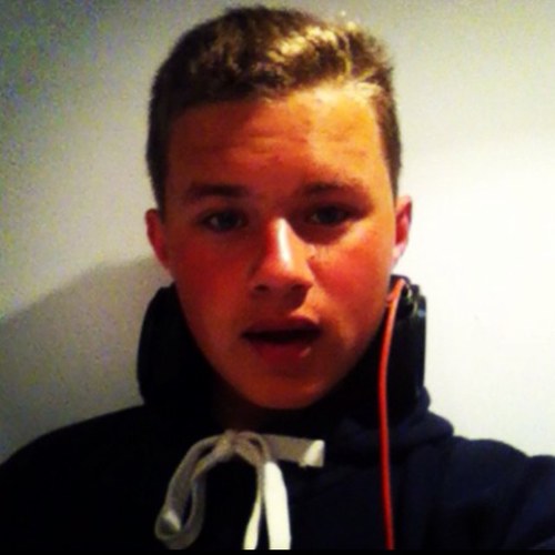 Instagram - CharliePitt97