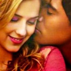 Casualmente te encontrei,
Admiração nasceu enfim...
Fã ardoroso me tornei,
O teu sentir sinto em mim..
    ♥