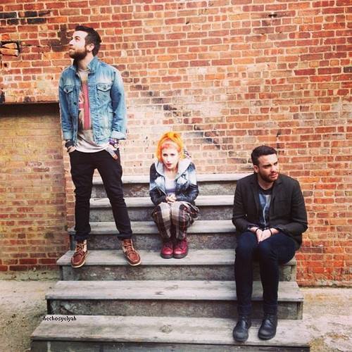 ParamoreIsRock's profile picture. Fanbase Mexican created for best alternative rock band Paramore Pre-order the new album here: http://t.co/Ch7VOxfBZx