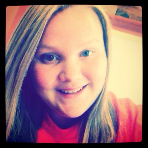 Makayla here, one of a kind, softball is my life, #25 all day baby.. Love to party with my firends.. Jesus #1 always.. Dont hate the player hate the game ;)