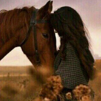 في نبضآتي شخص عبث بـ كيآني حتى تبعثرت روحي أمآم جنون عشقه