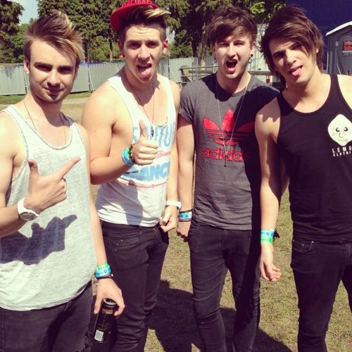 Fan account for @ROOM94 ran by: Jennie, Amy, Anna,Callum, Emilie,hannahjane,Emily, Emilie, Jasmine. NEW INSTAGRAM _ChasingRoom94_