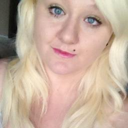 Canadian teenage girl, music, good weed, partying & friends are my life. YYC. Instagram-angelaacid/ http://t.co/BA0dZxuS7L