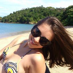 ...Saudade é amar um passado que ainda não passou,
É recusar um presente que nos machuca,
É não ver o futuro que nos convida...