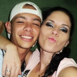 Ame muitas coisas, porque em amar está a verdadeira força. Quem ama muito conquistará muito, e o que for feito com amor estará bem feito