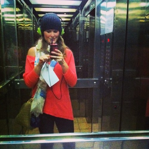 blissfullah's profile picture. addicted to those nights in the city lights.