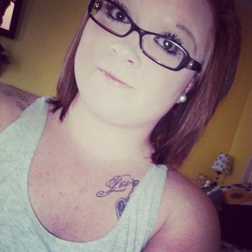 ((: Money is My Motivation . #Happy #BossShxt #SpoiledBitch #PrettyBitch Follow My IG @lolobomb3