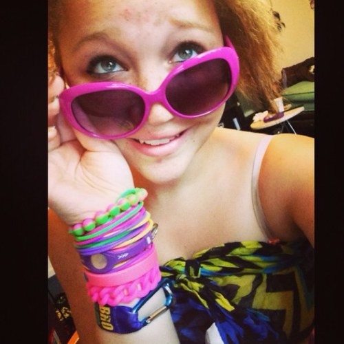 Itz Chelsea Andrea Mcgee(: i have everyday quotes and videos(: Instagram: @MrsPerfectBelieber Youtube: MrsPerfectBelieber Follow me i will follow you