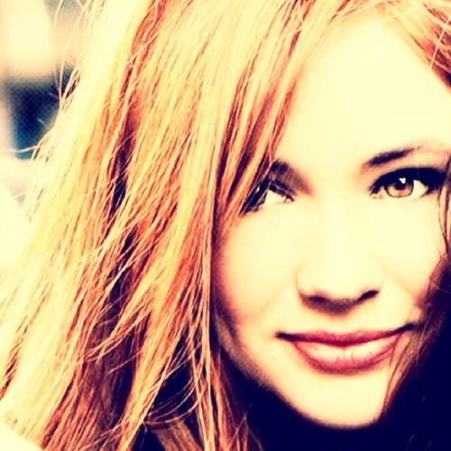 Plucky time traveling redhead - Kicking around with m'boys. Texting and scones anyone?