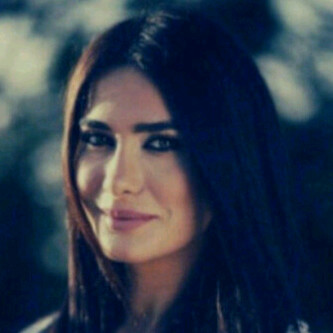 هو عمر واحد وانا اخترته معه s