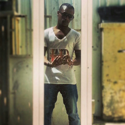 9AR8OO3's profile picture. kik:9ar8oo3 & Instagram bo_RTOOJ & BBM PIN:2905CAB6