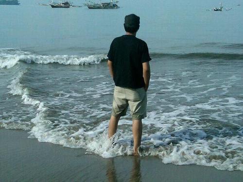 Obnovit's profile picture. coklat panas tanpa gula di sore hari....