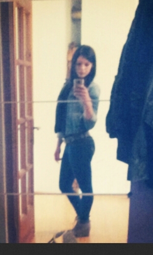 leni215's profile picture. Hey , I´m leni ; )  ♥ Do you see that attractive blue button? Yeah, I'd tap that. -- follow me, I follow back :)