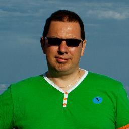 Married, with 3 daughters. MAD, about photography that is, and in to all things tech!
