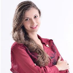 Jornalista formada pela UFSM/CESNORS, acadêmica de Administração/URI.