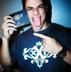 Eu não falei que o Brasil todo ia houvir ?! @diegothug @LeoSchulzWOW . Sigo todos de volta. Dona : @MaluBarross